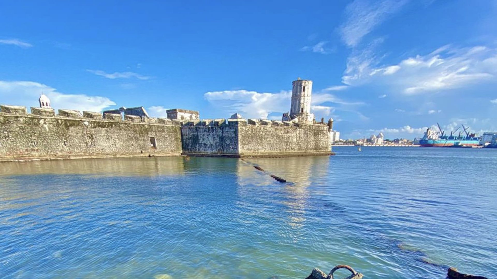 Vista marítima de San Juan de Ulúa y el puerto de Veracruz